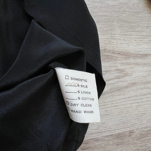 Vintage 80s black silk designer blouse - Picture 4 of 7